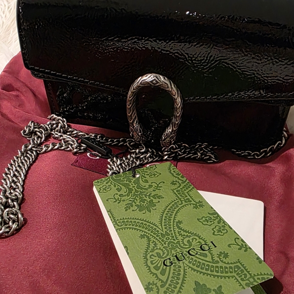 Elegant Black Patent Leather Chain Bag - Picture 7 of 10